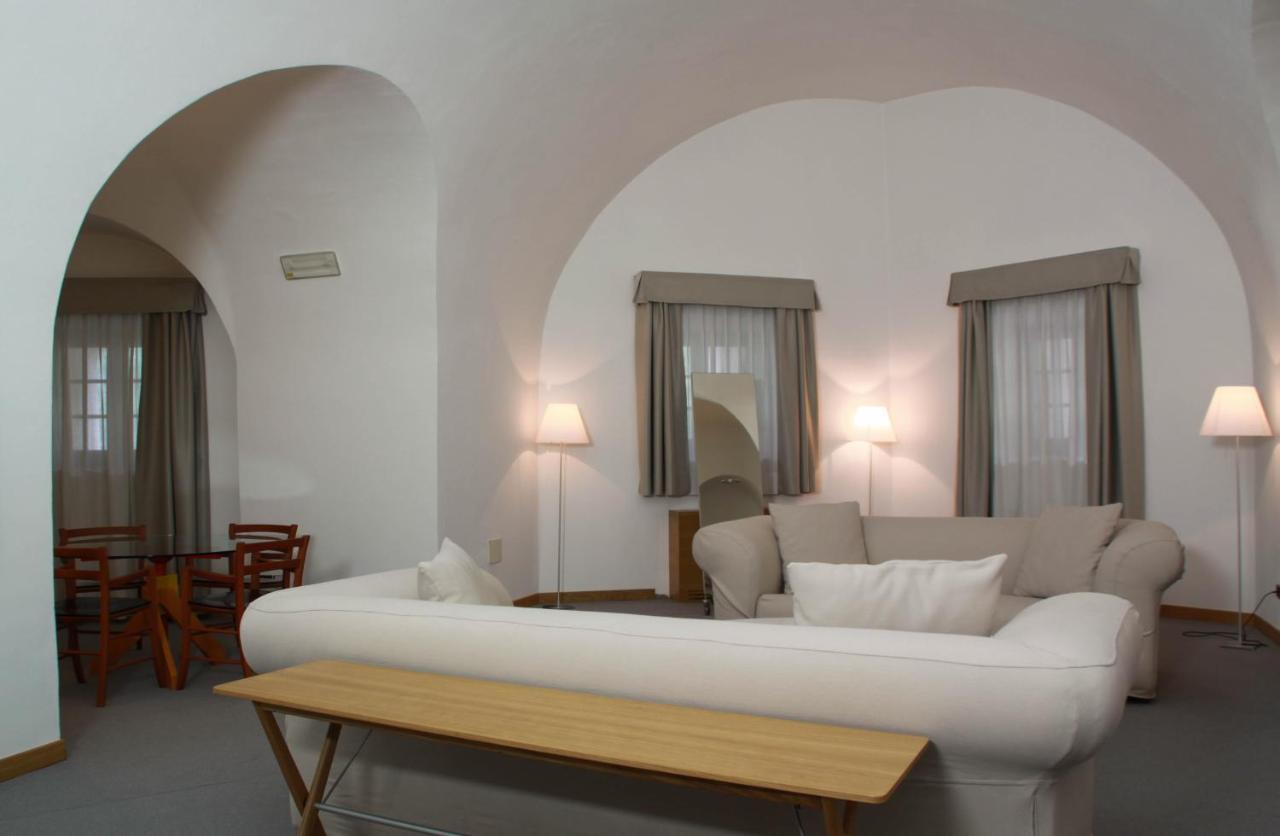 Hotel Cavour Et Des Officiers Bard Exterior photo